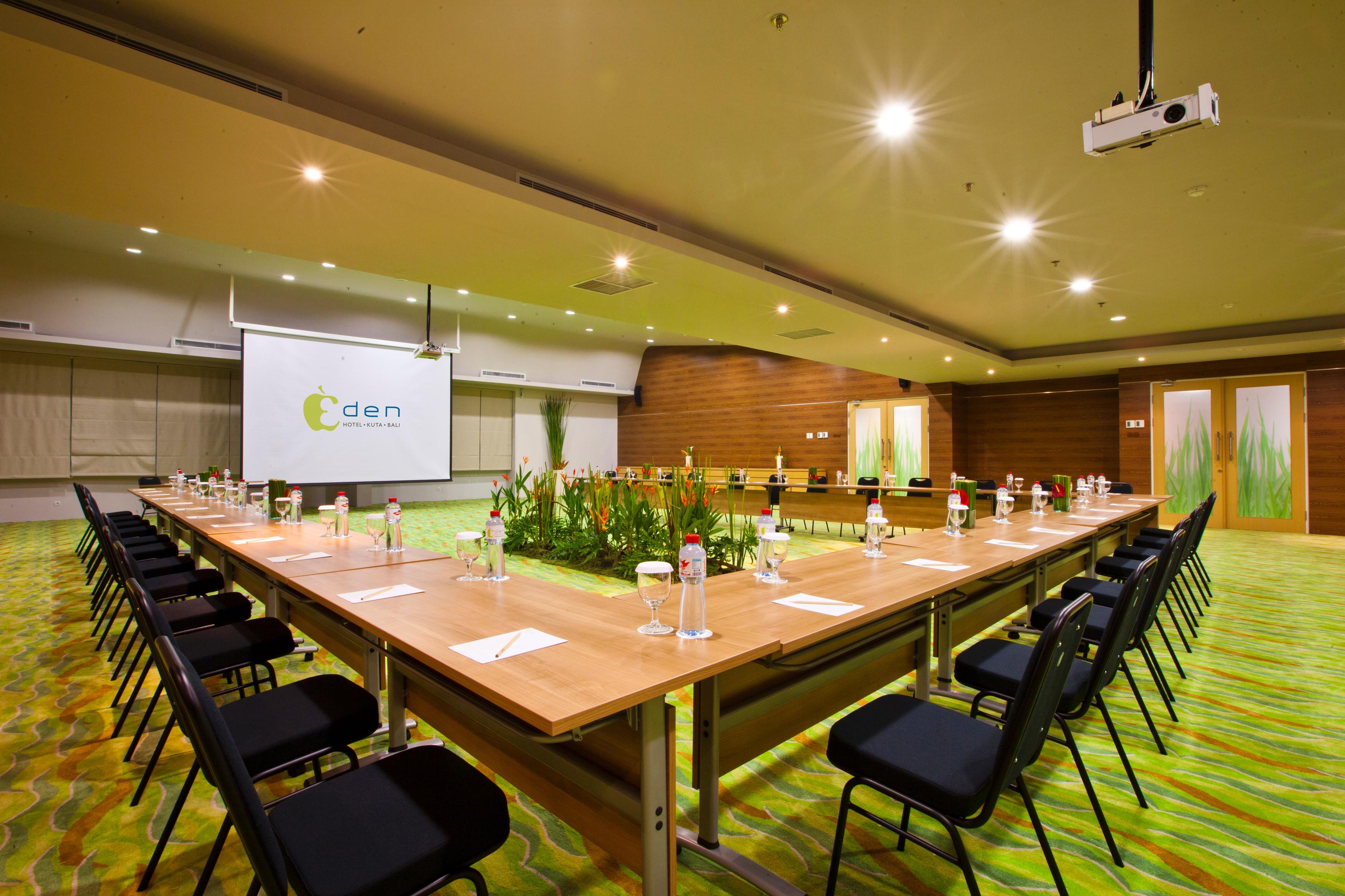 Eden Hotel Кута Екстериор снимка