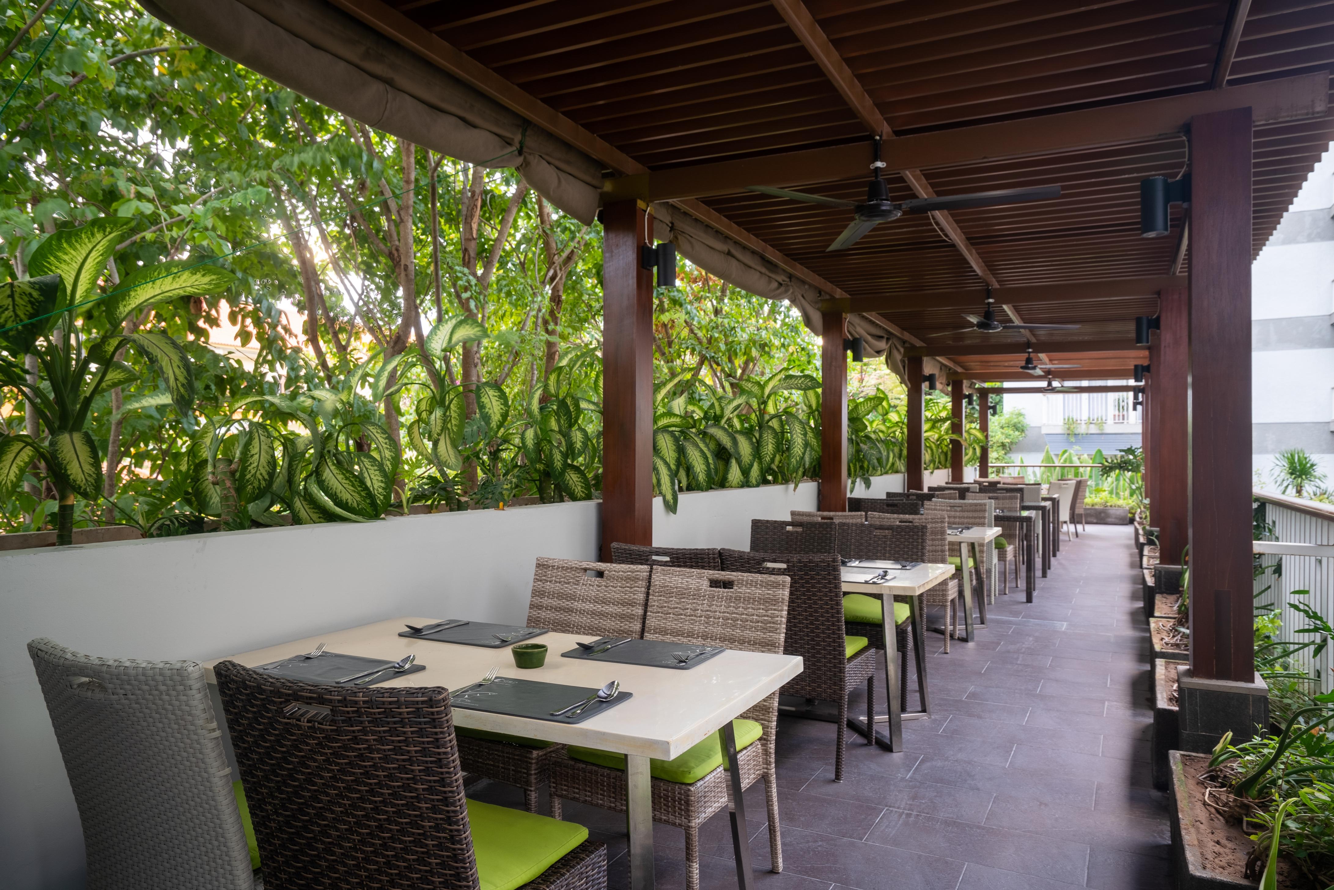 Eden Hotel Кута Екстериор снимка