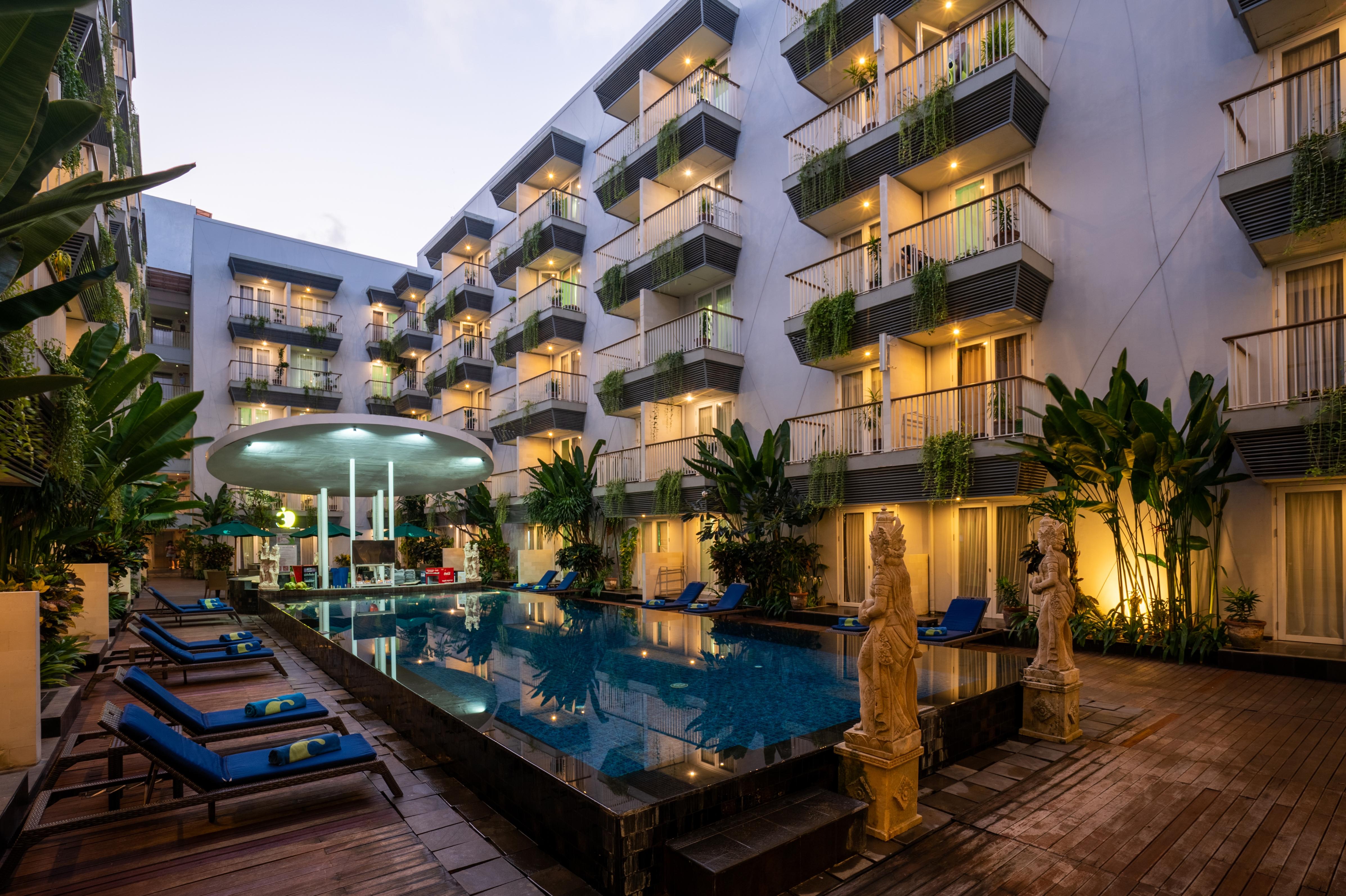 Eden Hotel Кута Екстериор снимка