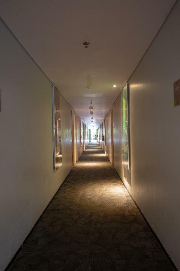 Eden Hotel Кута Екстериор снимка